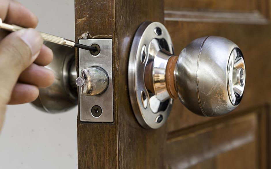 comment ouvrir une serrure de porte Alfortville